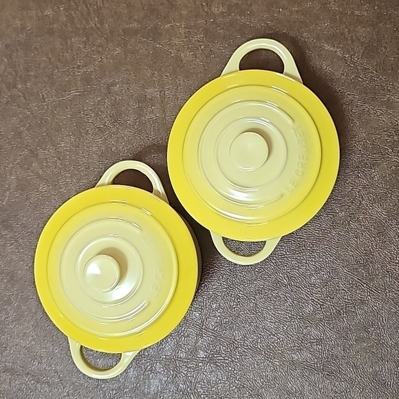 NWT Le Creuset Mini Cocottes Set of 2 + Matching Mug 8oz CK Soleil (Yellow) - Picture 4 of 8